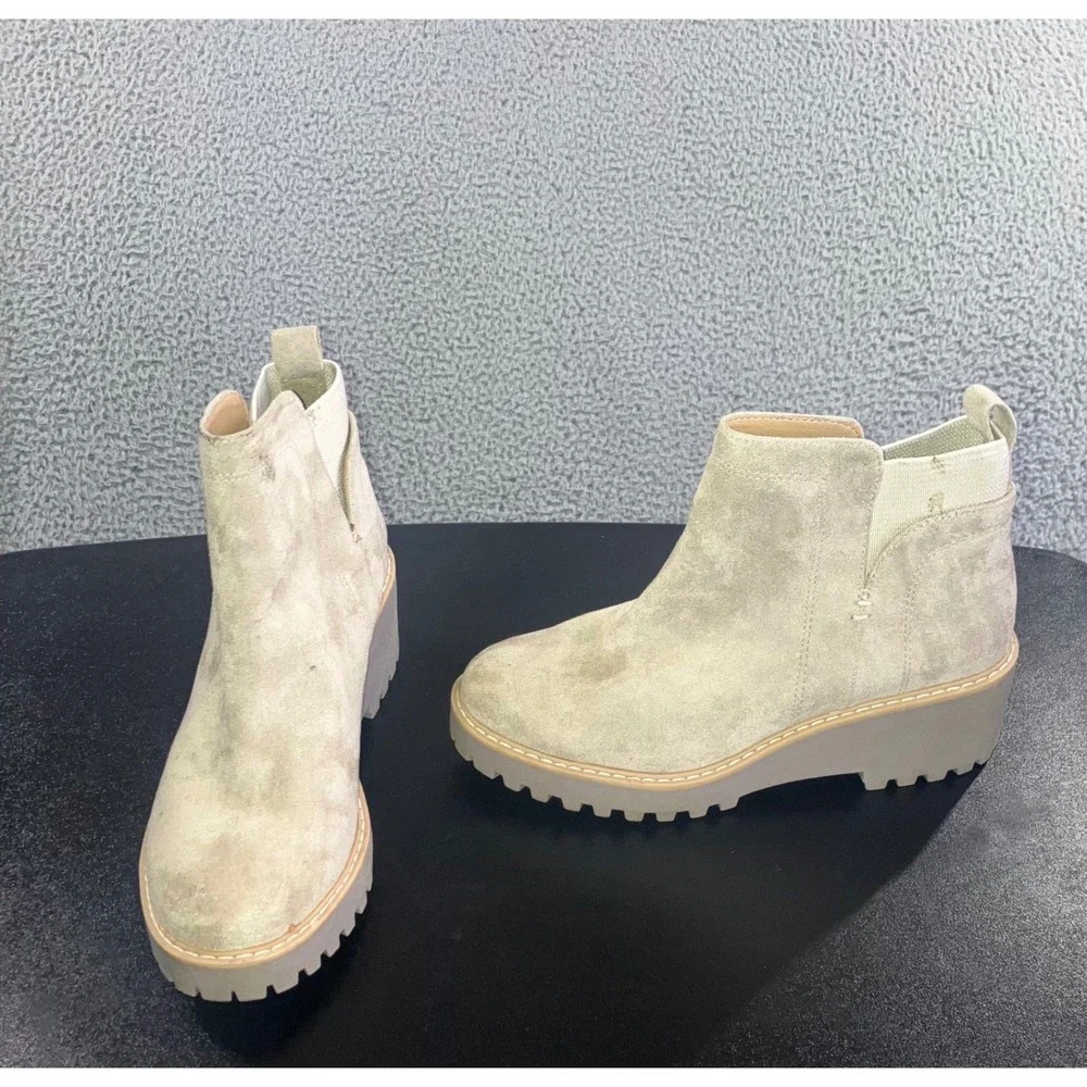 DV Dolce Vita RIELLE Suede‎ Lug Sole Wedge Chelsea Boots Women 8 Waterproof